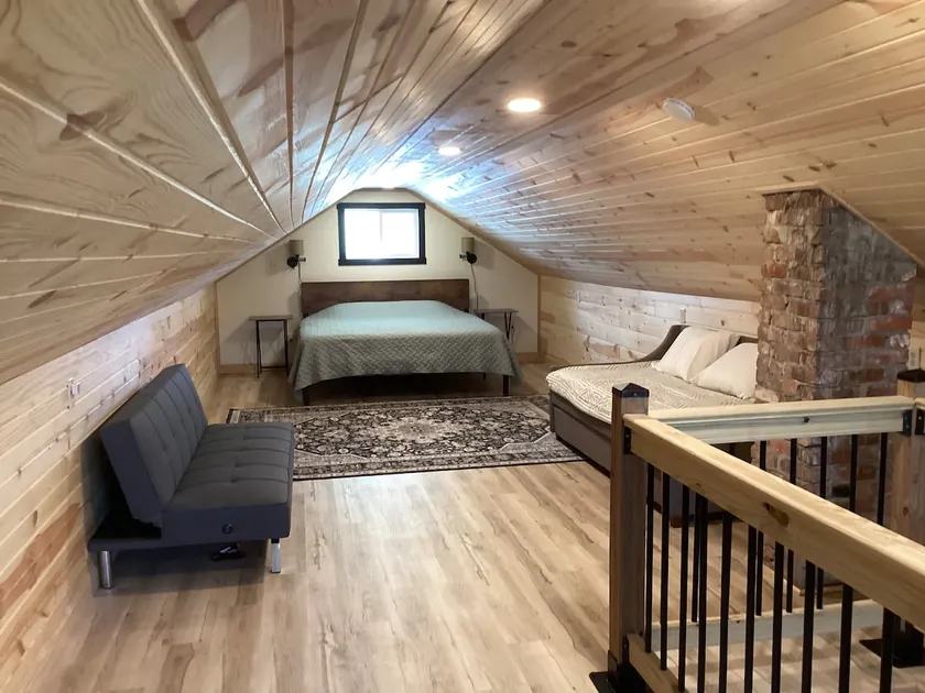 ‘B’ Our Guest (Sleeps up to 10) w/AC and WI-FI. - Image 1