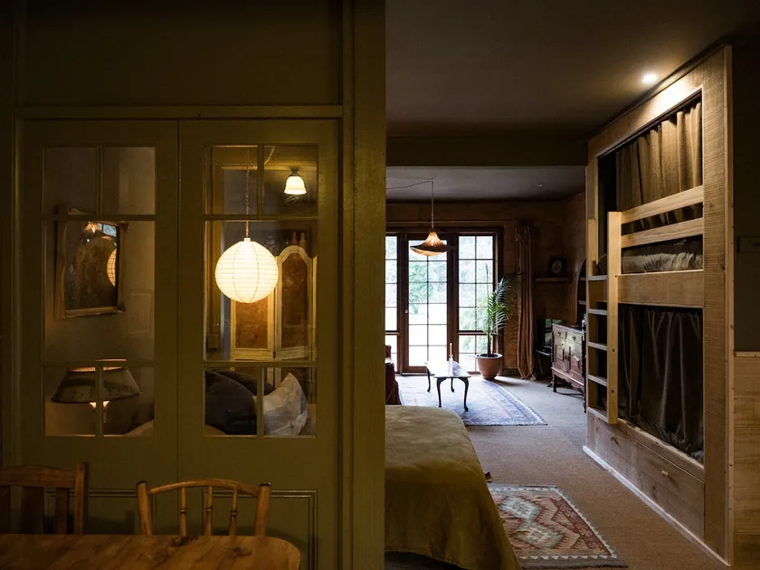 Quarters 3, Vintage Filled Room & Sauna - Image 1