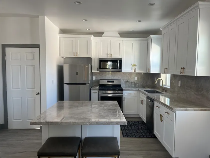 Stunning Brand New Guest House - Image 1