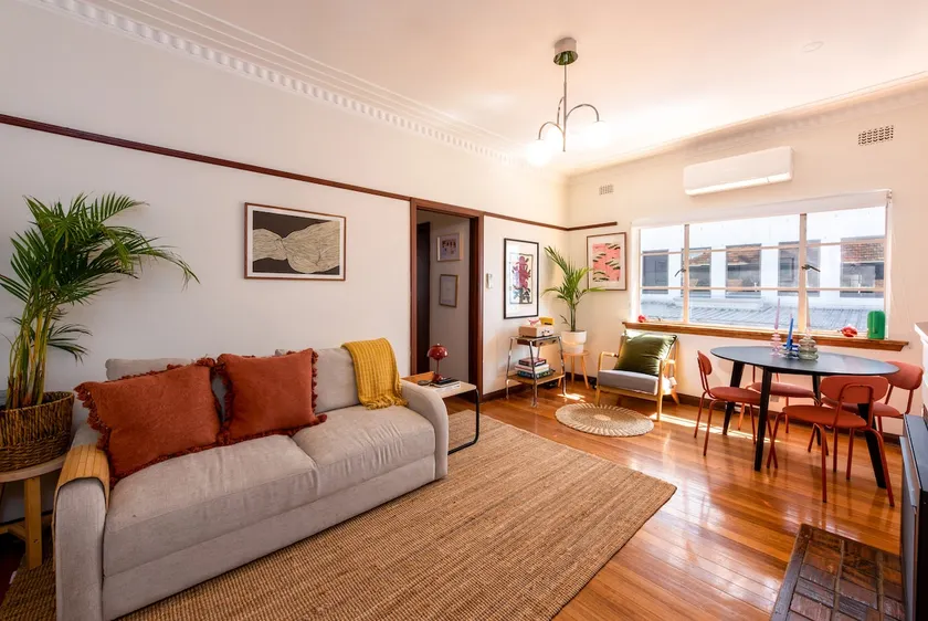 Charming Art Deco Unit in East Melbourne - Image 1