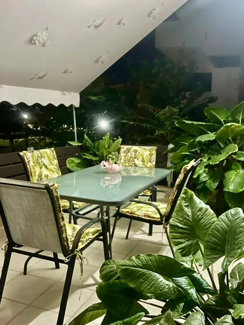 Athenas Guesthouse - Image 1
