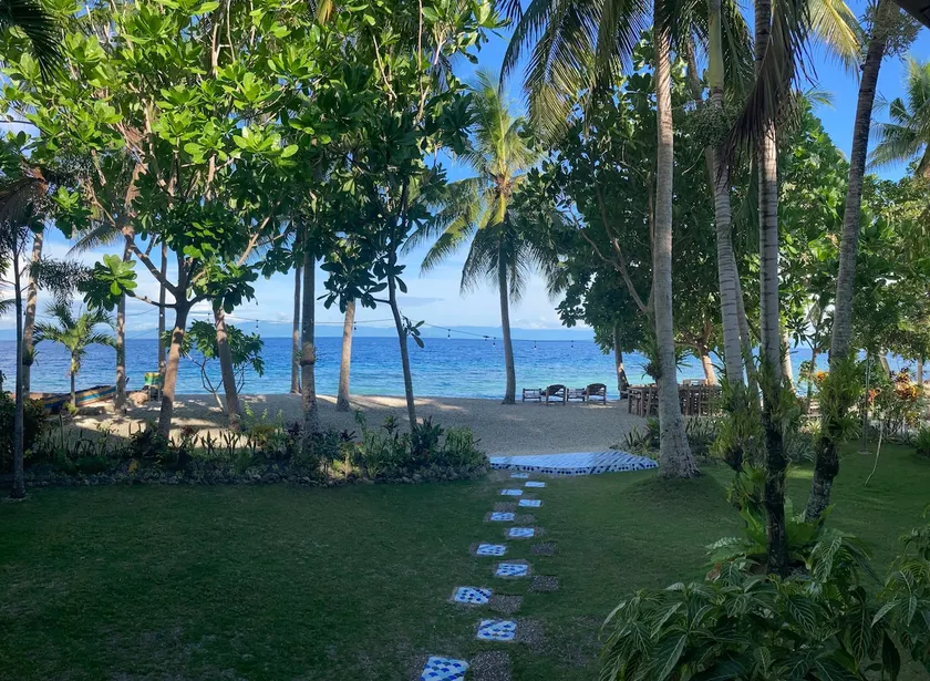 Casey’s Haven private Beach and House - Image 1
