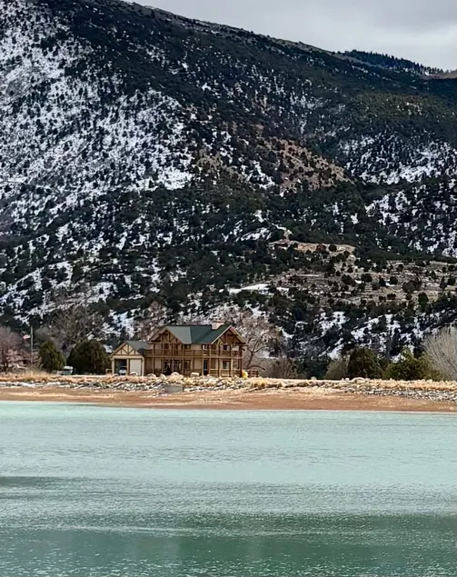 Lakefront 6-BR Sleeps 16+ in Palisade State Park - Image 1