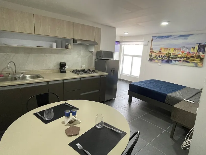 Las Vegas Loft 3 minutes from D1 (no garage) - Image 1