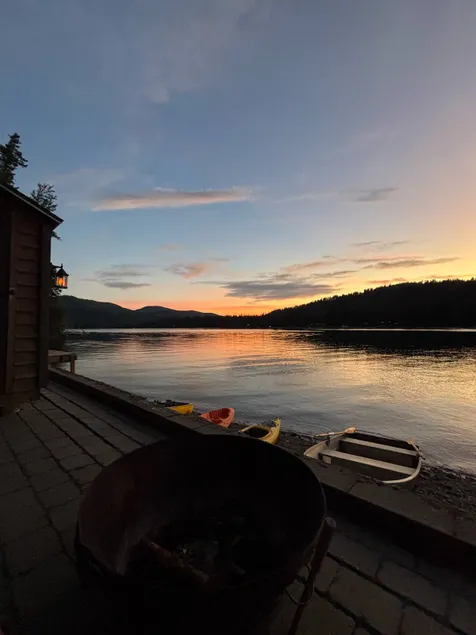 Lakeside Tiny House - Image 1