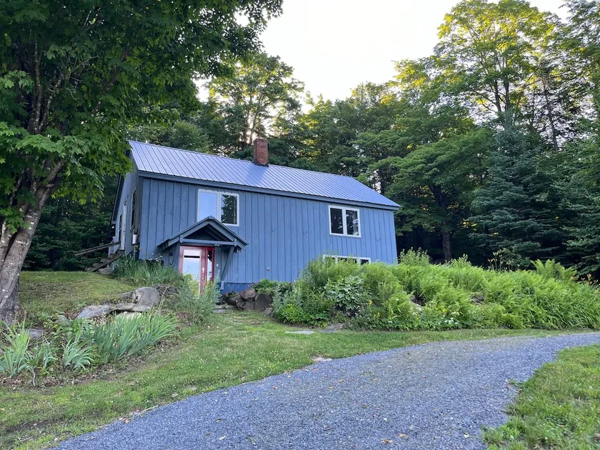 East Burke Cozy Cottage on the Kingdom Trails - Image 1