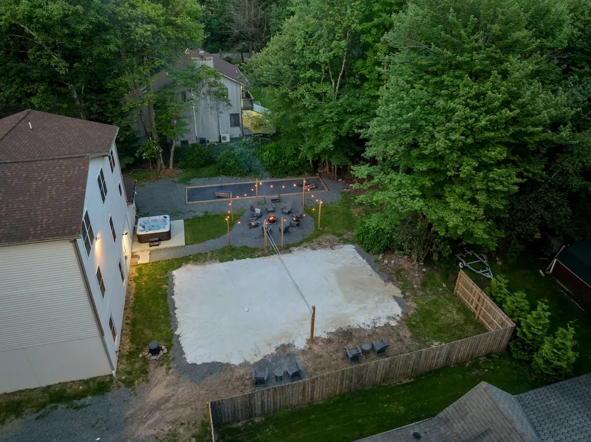 8 BR 5K Sq Ft Minutes to Big Boulder/JF Sleeps 30 - Image 1