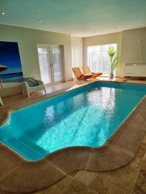 Luxury annex with pool & spa facilities - Image 1