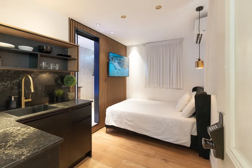 Suite 432C - Image 1