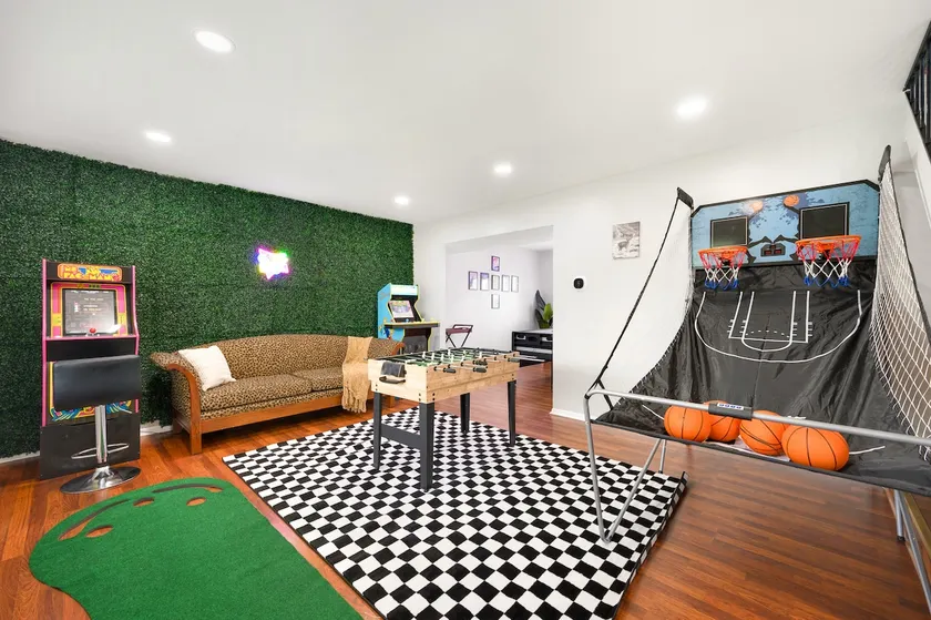 Game Room | Fire Pit | Full Gym - Image 1