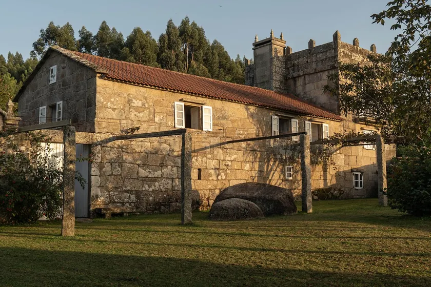 18th-century country house with pool - Image 1