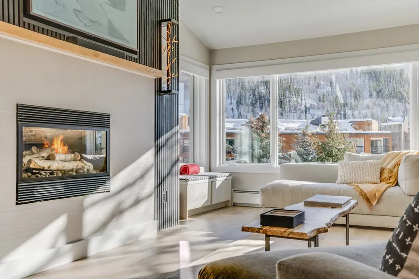 SnowFox Haus | Spa Baths + Mtn View & Town Shuttle - Image 1