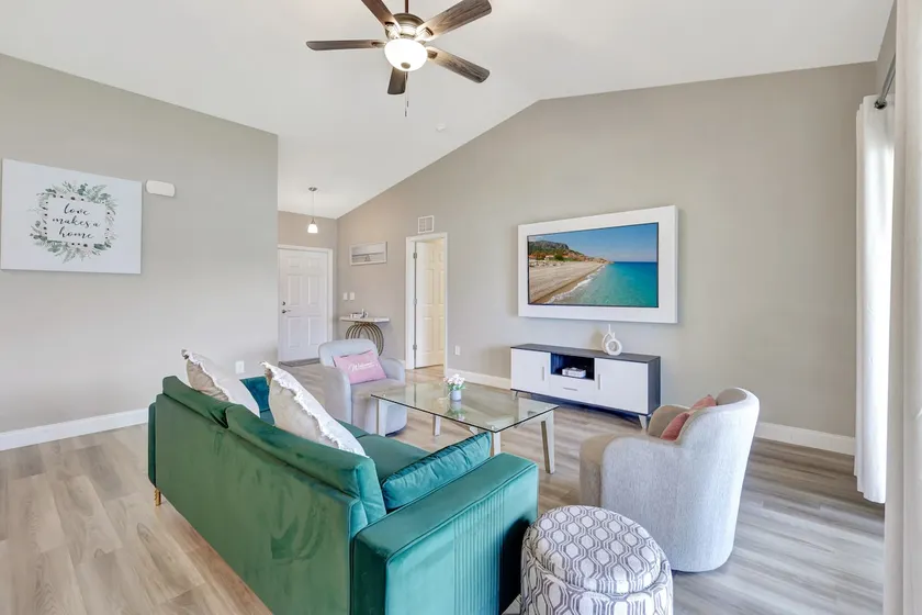 COZY HOME AWAY FROM HOME! - Image 1