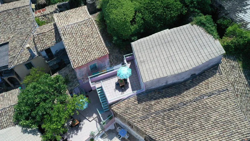 Siora Nina charming stone house near Agios Gordios - Image 1