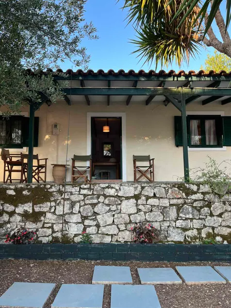 Avgi Lodge in Agia Efimia - Image 1