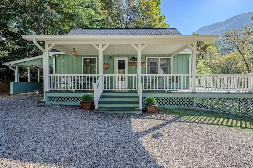 Walnut Creek Retreat, Family & Pet Friendly Home - Image 1