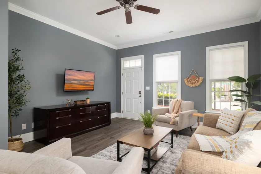Bright & Beautiful 2BR Townhome in Downtown GSO - Image 1