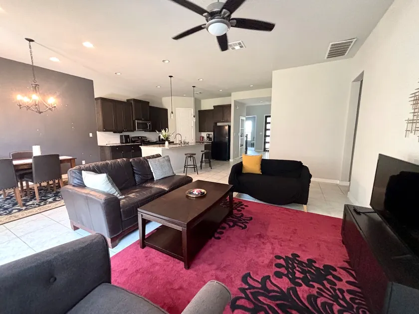 Lakewood Park Stay | Work-Friendly | Fast Wi-Fi - Image 1