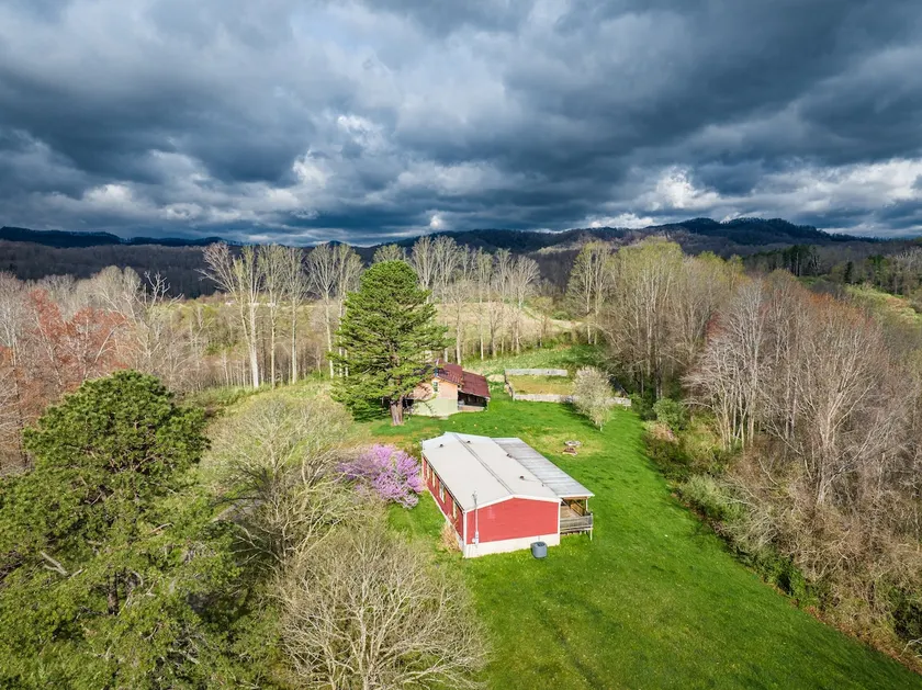 Cabin on Chestnut Hill Farm - Image 1