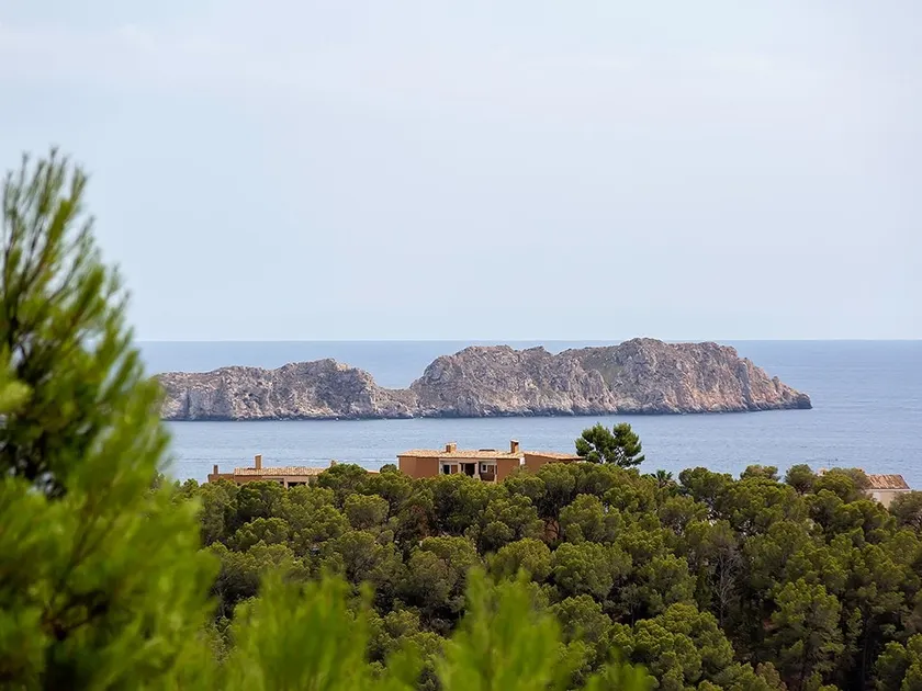 Exclusive villa with sea view and pool in Paguera - Image 1