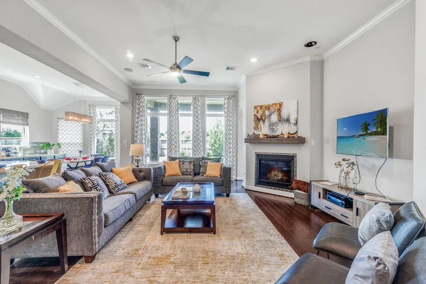 Katy Retreat - 5 Bed -Pergola- 5 min to Katy Mills - Image 1