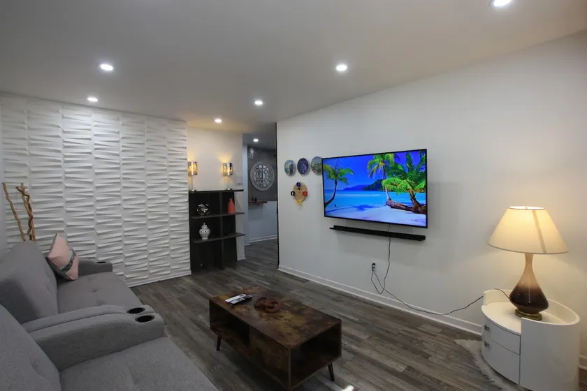 Stylish and Modern 1BR MTL - Image 1