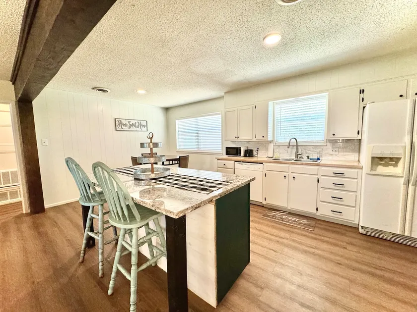High Plains Hideaway-Cozy and convenient to TTU, LCU, Medical District and more! - Image 1
