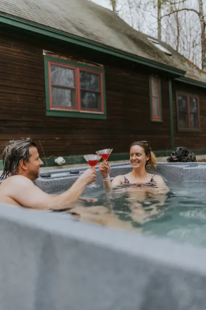 Maplewood Cabin, hideaway w/ hot tub + fireplace - Image 1