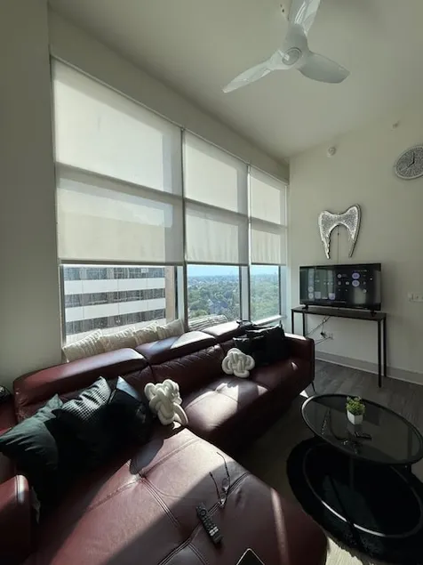 2BD/2BA Rolls-Royce Inspired City High Rise - Image 1