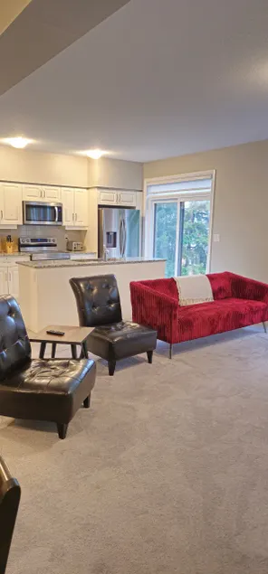 3BR Townhome, Georgian Bay, Free Parking - Image 1