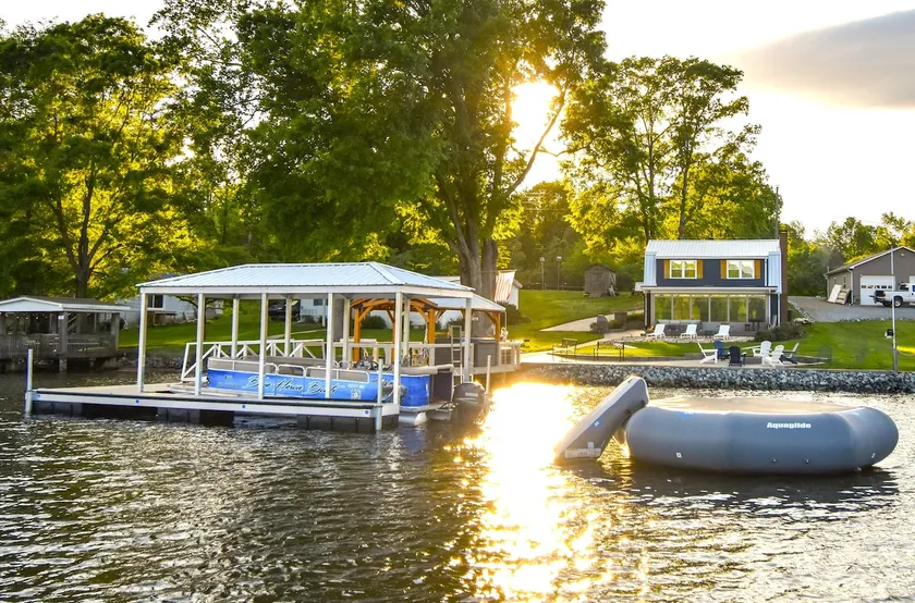 Ultimate Lake Escape: Lake bouncer, Arcade, Kayaks - Image 1