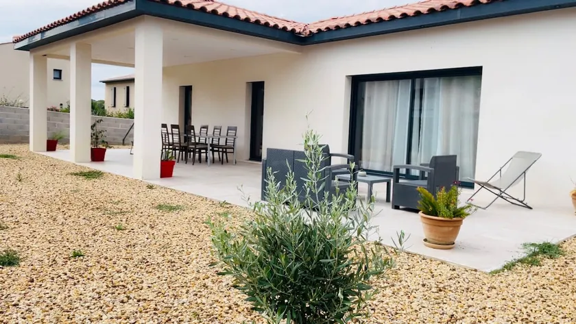 Beautiful air-conditioned villa - Image 1
