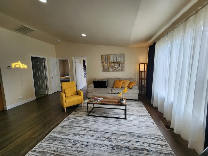 Spacious 3-Bedroom Eucalyptus House - Image 1