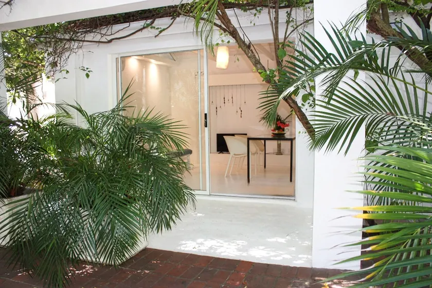 Wowhaus - Courtyard Apartment - Image 1