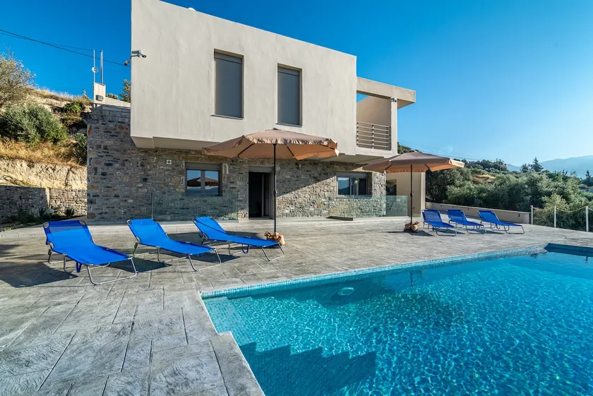 Modern Private Villa with Infinity Pool - Image 1