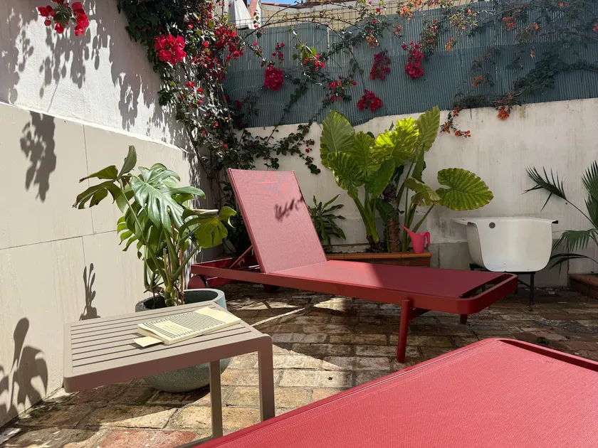 Design apartment w/patio near the beach - Image 1