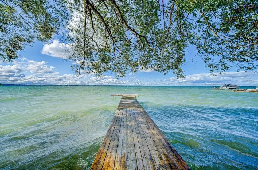 Waterfront Cottage-Sauna, Dock, 4-bed, 4 Parking - Image 1