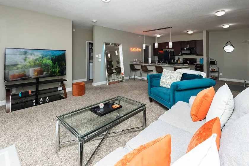 Spacious & Fun| Pool| NintendoSwitch| King bed - Image 1
