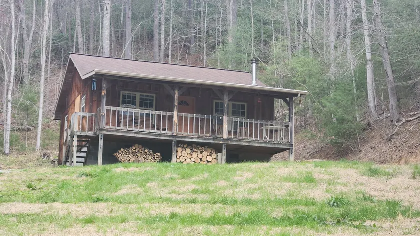 Bare Run: A Secluded Cabin in the Mountains - Image 1