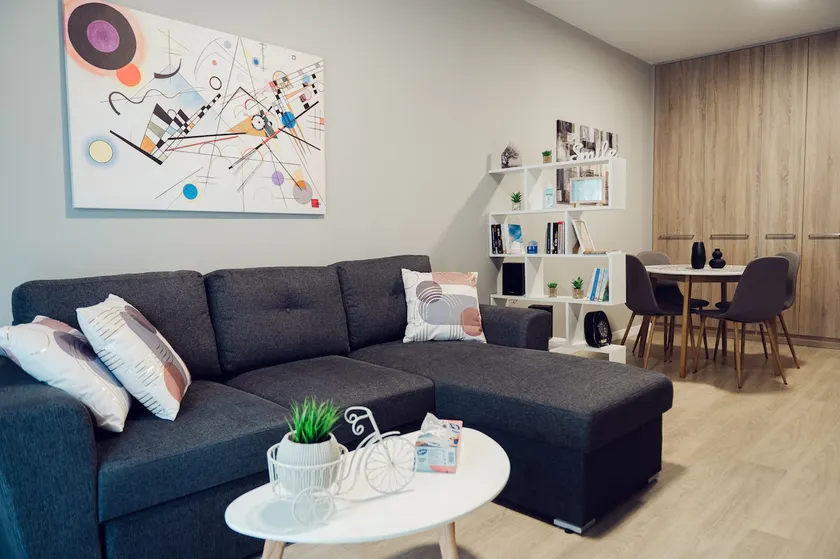 Axd DownTown Spacious Lux Apartment - Image 1