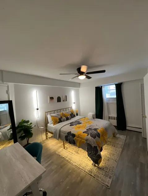 Cozy Secret Apt with free personal parking - Image 1