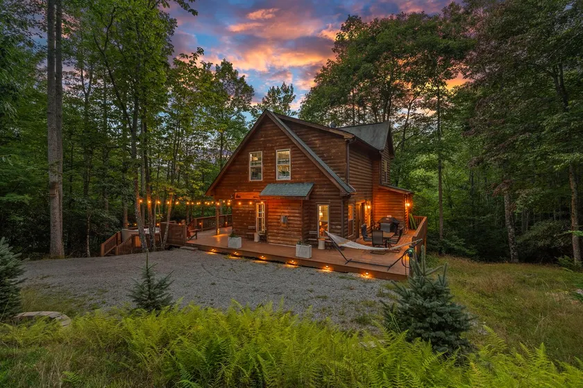 Spring/Summer is here-All EnSuites Sleeps 12 - Image 1