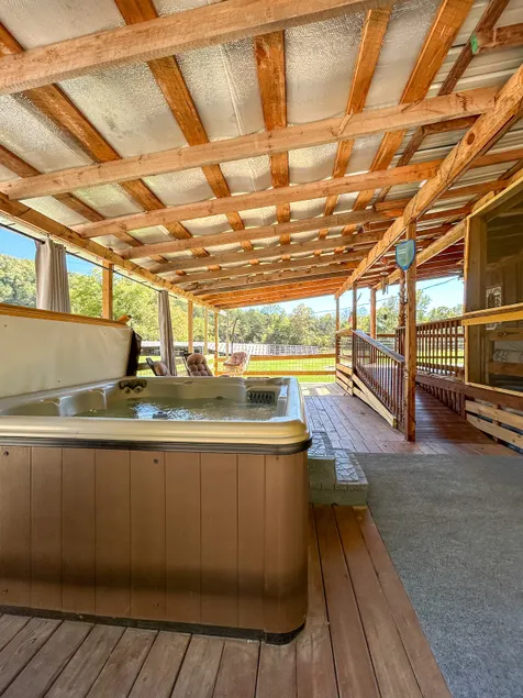 Meadowview Cabin /hot tub/screened porch/fire pit - Image 1