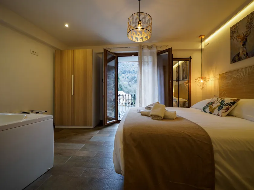 Loft with mountain view and Jacuzzi - Image 1