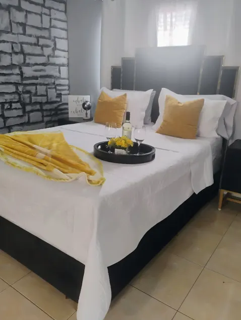 The Citrus Guesthouse in Tampa - Image 1