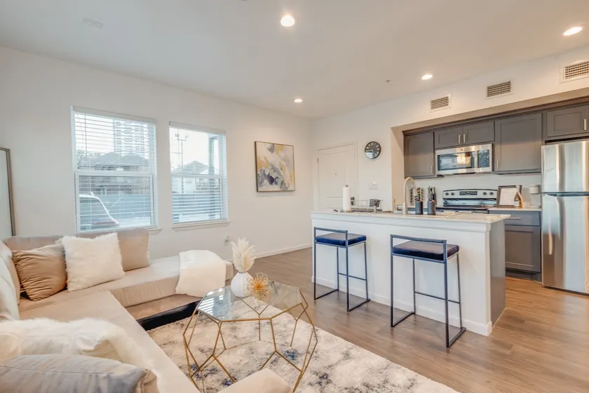 Stellar Suite | Museum District, Med Center & NRG - Image 1