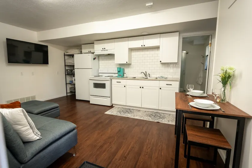 Main-Level Suite w/ Full Kitchen - Image 1