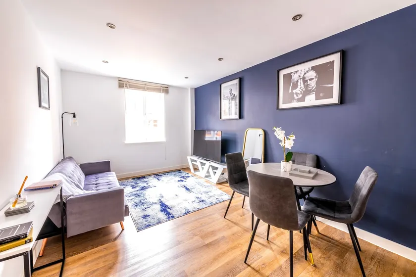 Centralised Abbey Yard Apartment by Prescott Apartments - Image 1