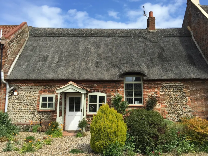 Hitchens Cottage - Image 1