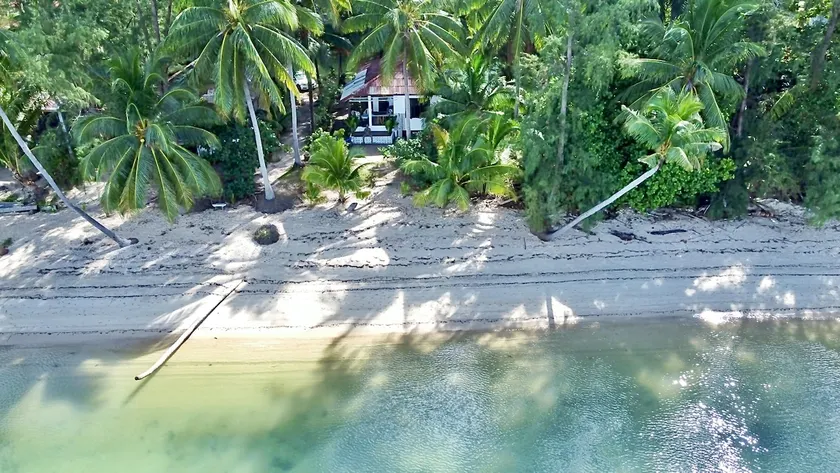 Front Beach Bungalow - Outdoor Shower - Working - Image 1